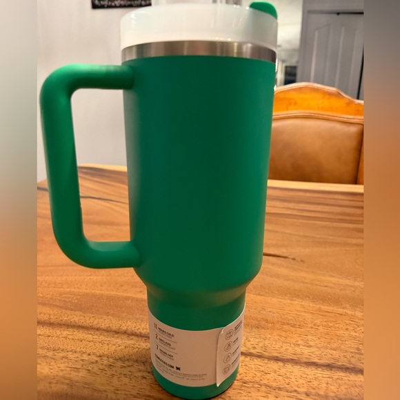 Stanley Meadow Quencher H2.0 Tumbler with Handle - Picture 2 of 5